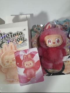 【正規品】LABUBUラブブ Big into Energy LOVEのサムネイル