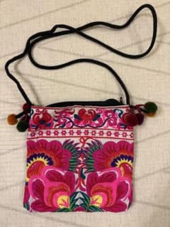 モン族　刺繍サコッシュバッグのサムネイル