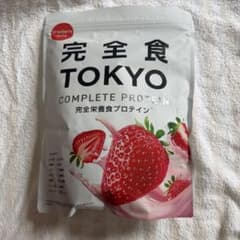 完全食TOKYO ソイプロテイン いちごみるく風味 765gのサムネイル