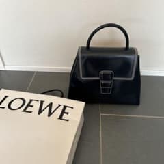 LOEWE（ロエベ）レザー ハンドバッグ ダークネイビー系　入学式など LOEWE（ロエベ）レザー ハンドバッグ ダークネイビー系 入学式など