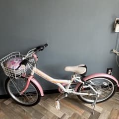 子供用自転車 ピンク ホワイト カゴ付き ヘルメットセット20インチ 子供用自転車 ピンク ホワイト カゴ付き ヘルメットセット20インチ