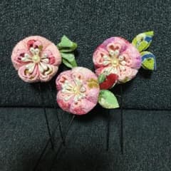 ハンドメイド つまみ細工のヘアピンのサムネイル