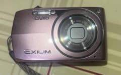 CASIO EXILIM デジタルカメラ ピンク　充電器付きのサムネイル