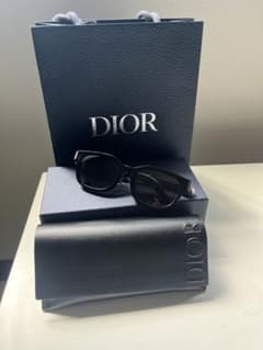 美品 Dior ブラック キャットアイ サングラスのサムネイル