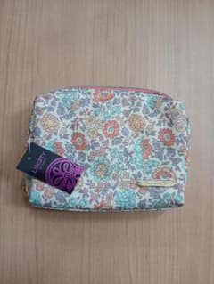 新品未使用　Afternoon Tea LIBERTY ポーチ 花柄のサムネイル