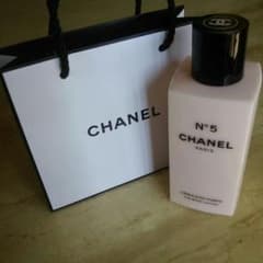 CHANEL N゜5 ボディローションのサムネイル