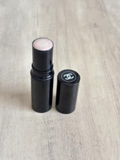CHANEL ハイライトスティック シルバー系のサムネイル
