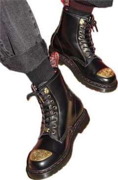 Dr. Martens 辰年記念品 龍年 8ホール ブーツのサムネイル
