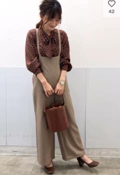 gu サロペットワイドパンツ 今季人気商品のサムネイル