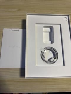 iPad Air (第5世代) 箱のみ USB-Cケーブル付きのサムネイル