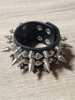 スパイクスタッズレザーブレスレットのサムネイル