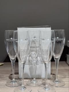 【新品】MOET&CHANDONシャンパングラス5つセットのサムネイル