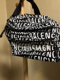 BALEN CIAGA バレンシアガボディーバック正規品☆未使用☆最終値下げのサムネイル