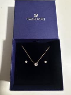 【美品】Swarovski ネックレスとピアスセットのサムネイル