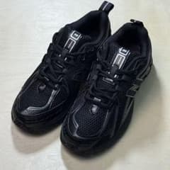 【セール中 美品】 New Balance M1906RCH26トリプルブラックのサムネイル