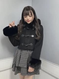 evelyn ファー付き黒ダッフルコート - メルカリ