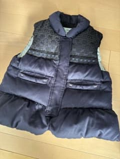 TOCCA 黒 ダウンベスト 130サイズのサムネイル