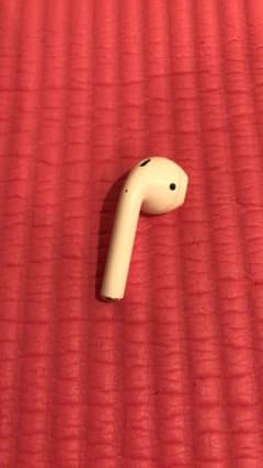 Apple AirPods 右耳用のサムネイル