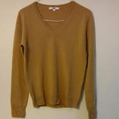 美品 ユニクロ カシミヤ100%ニットのサムネイル