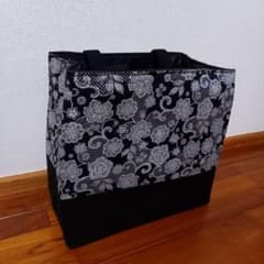 Potaco様専用　保冷エコバッグ(レースフラワー柄ブラック)のサムネイル