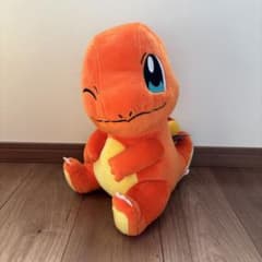 ポケモン　しっぽみてみて！めちゃでかぬいぐるみ　ヒトカゲ