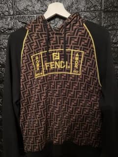 FENDI パーカー 専用のサムネイル