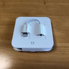 iPhone イヤホン 変換アダプタのサムネイル