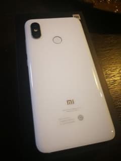 Xiaomi Mi 8

6GB/128GB 白 グローバル版のサムネイル
