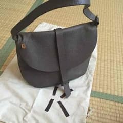 KOOSのショルダーバックのサムネイル