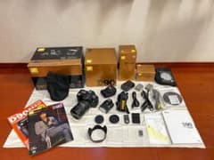 【美品】Nikon D90 AF-S 18-200mmレンズキット＋ストロボのサムネイル