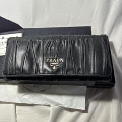 断*読様 PRADA 長財布ナッパゴーフル ギャザー ブラックのサムネイル