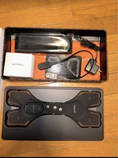 中古　SIXPAD ChestFit チェストフィット　送料込　胸筋のサムネイル