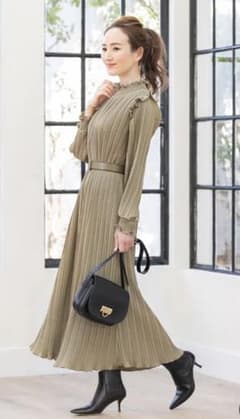 fifth ベルト付スタンドカラープリーツワンピースのサムネイル