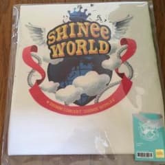 SHINee WorldTシャツのサムネイル