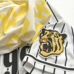 値下げレア完売商品♡阪神タイガース球団承認商品手拭い新品未使用♡tigersロゴのサムネイル