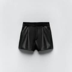 ZARA♡ザラ プリーツショートパンツ フェイクレザーのサムネイル