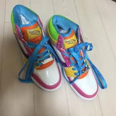 【期間限定値下げ】VANS スニーカー ハイカット(訳あり)のサムネイル