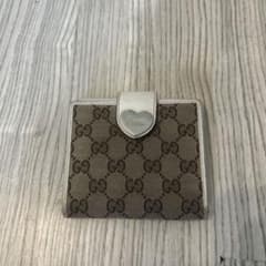 GUCCI 二つ折り財布 ハートロゴ キャンバス レザーのサムネイル