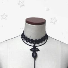 ハンドメイド　かぎ針編み　レース　チョーカー　十字架　クロスのサムネイル