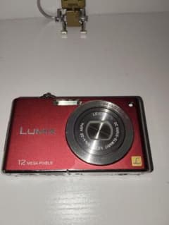 Panasonic LUMIX DMC-FX40 レッド 本体 - メルカリ