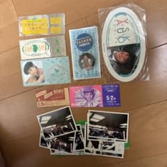 富田靖子 コンサート半券2枚 グッズステッカー 缶バッジ 生写真セットのサムネイル