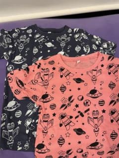 Tシャツ　120  宇宙柄のサムネイル
