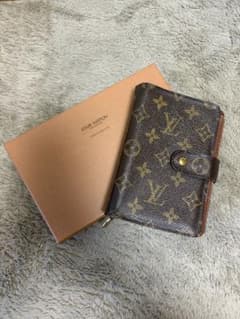 LOUIS VUITTON モノグラム 二つ折り財布のサムネイル