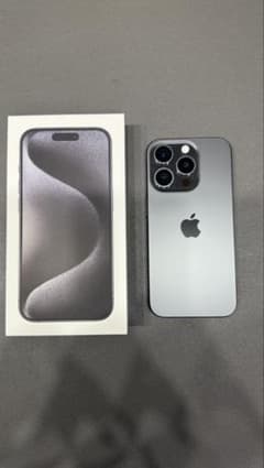 Apple iPhone 15 Pro 256gb ブラックチタニウム 本体のサムネイル