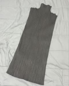 PLEATS PLEASE 】 ハイネック ロングトップス グレージュ系 - メルカリ