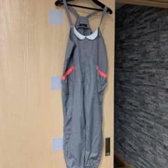 サロペットのサムネイル