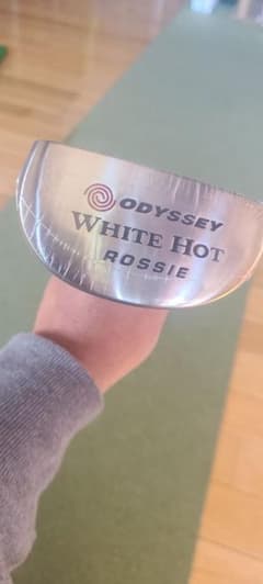 ODYSSEY WHITE HOT ROSSIE パターのサムネイル