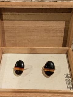 【最高級】本鼈甲 イヤリング 桐箱付き ヴィンテージ モダン 黒甲 べっ甲のサムネイル