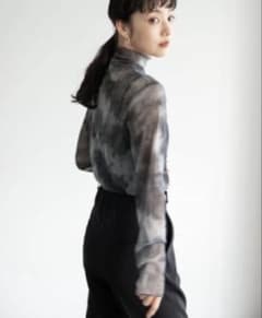 ローリーズファームシアータートルネック長袖トップスブラックグレー