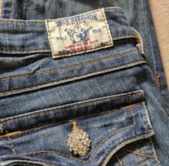 TRUE RELIGION HI-RISE BOOT デニムパンツ27インチのサムネイル
